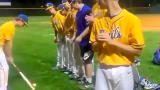 WATCH: Baseball player makes PAINFUL MISTAKE when attempting golf shot...